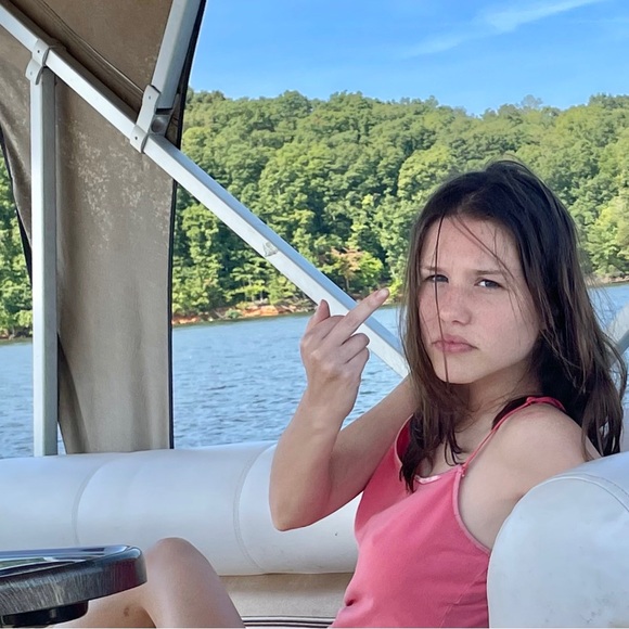 Meet your Posher, Attic Granny - Picture 11 of 16